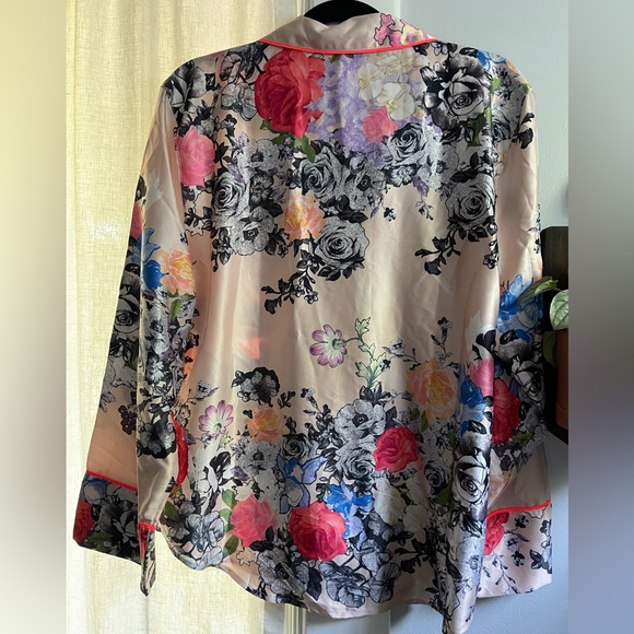 🌺 💐 NWT Victoria’s Secret Afterhours Satin Sleep Shirt - Picture 9 of 11